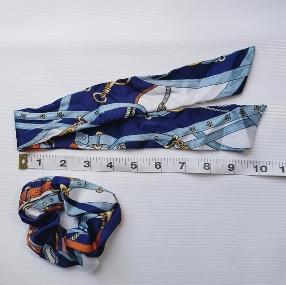 2 in 1 Scrunchie Bow Ribbon Scarf Hair bow - Picture 2 of 3
